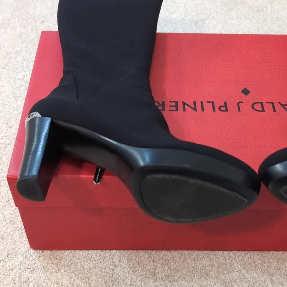 Donald J. Pliner Elegant Black Heeled Boots - Picture 9 of 11